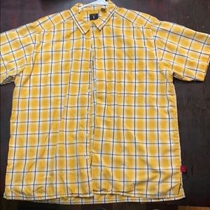 Levi’s button down pocketed casual shirt